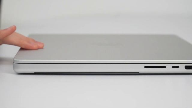 Spigen SafeView Für MacBook Pro 14
