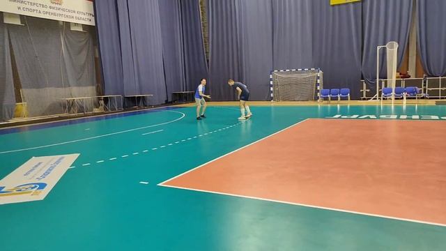 Тренировка команды "Нефтяник" смотреть онлайн