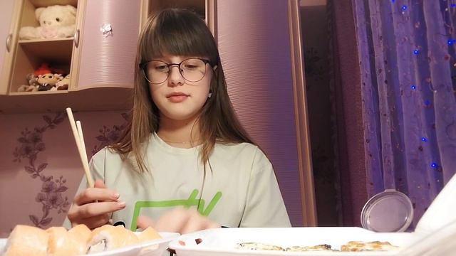 что произошло со мной за месяц? Мукбанг роллы🍣 #роллы #сужи #мукбанг #истории #аппетит смотреть онлайн