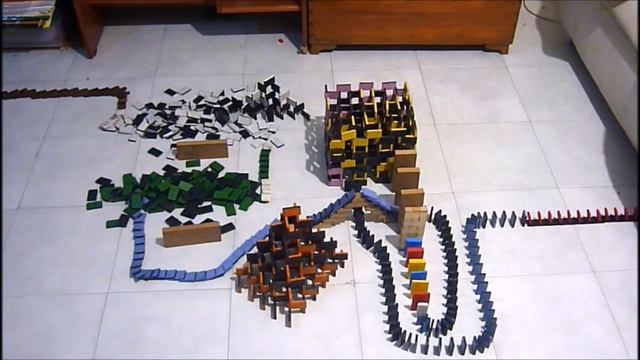 Domino Structure Manias Revamped: 15'000 dominoes (Mini Color Changing Screenlink 2) смотреть онлайн