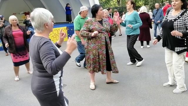 Твист Танцы в парке Горького Харьков Сентябрь 2021 смотреть онлайн