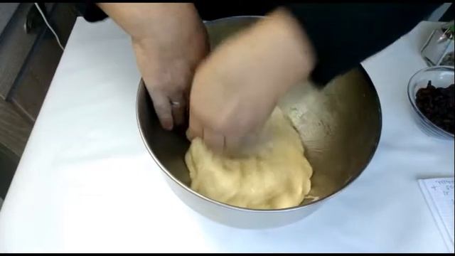 Булочки -спиральки с заварным кремом❣️----- А мне нравится кушать так смотреть онлайн