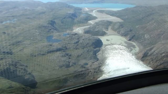 VLJ Embraer Phenom 100 Landing at Narsarsuaq Airport in Greenland (BGBW) смотреть онлайн