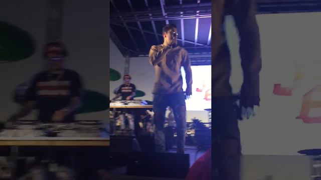 Austin Mahone Bad Boyz Live 12/18/16 (Sunrise, Florida) Jingle Ball Village смотреть онлайн