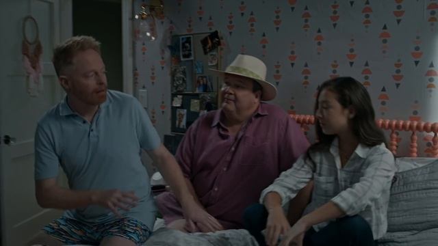 Mitchell and Cam Give Lily a Creepy Pep Talk - Modern Family смотреть онлайн