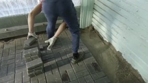 На что класть тротуарную плитку