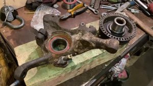 ЗАМЕНА ПОДШИПНИКА ПЕРЕДНЕЙ СТУПИЦЫ VW GOLF II