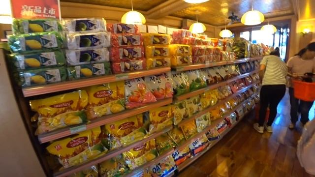 Русские конфеты в магазине тайских продуктов | Пьём лаосский кофе со льдом смотреть онлайн