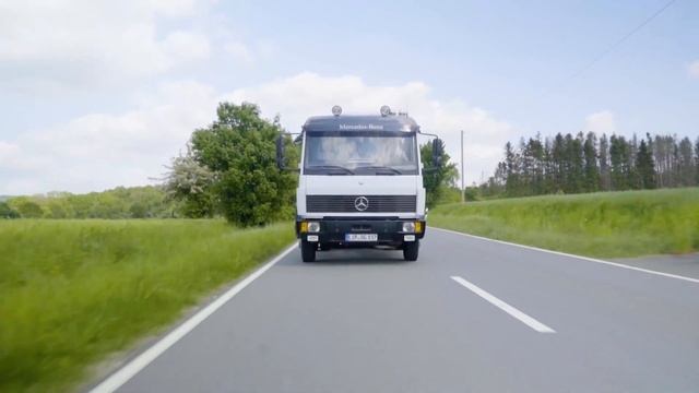 Oliver and his childhood truck | Mercedes-Benz Trucks смотреть онлайн