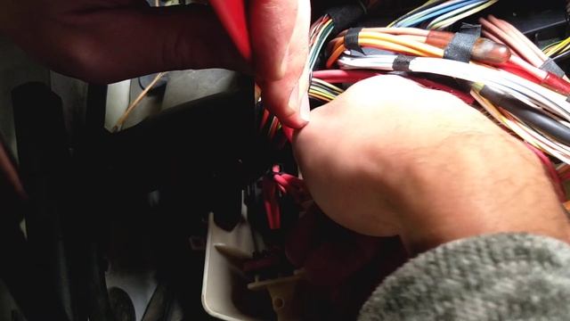 FUEL INJECTORS RELAY LOCATION REPLACEMENT BMW E90 E91 E92 E93