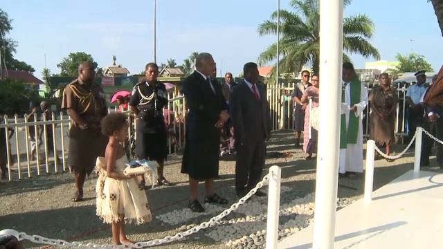 Fiji presents Solomon Islands with plaque of friendship смотреть онлайн