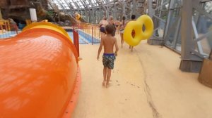 АКВАПАРК В ДНР|ШОК!ТИМУР СЪЕЗЖАЕТ С ЭКСТРЕМАЛЬНОЙ ГОРКИ|ДОНЕЦК