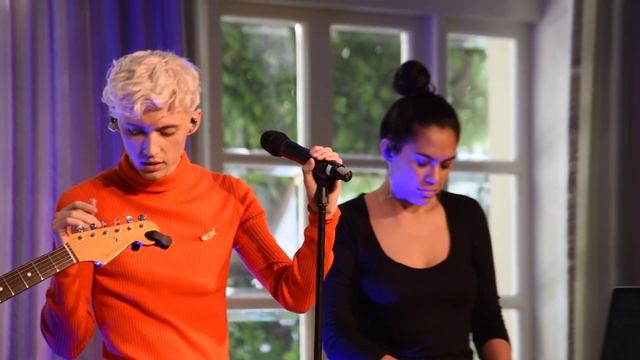 Troye Sivan Performs 
