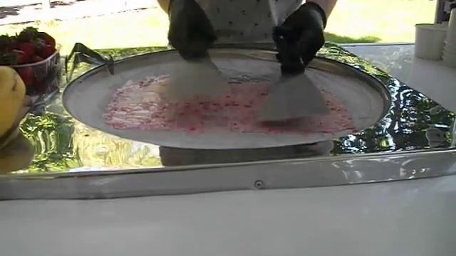 Вкусное жареное мороженое в городе Одессе! смотреть онлайн