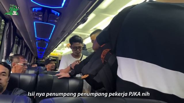 Naik bus eksekutif premium paling sore dari jaksel ke malang || Trip 27 Trans Mercedes Benz OH 1836 смотреть онлайн
