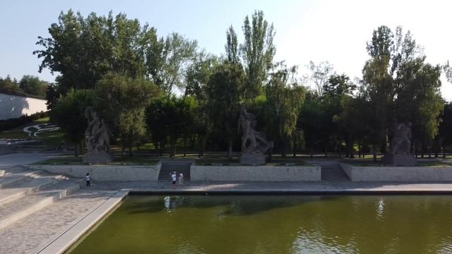 Mamayev Kurgan. Volgograd. The sculpture "Motherland Calls" is a symbol of Russia. смотреть онлайн