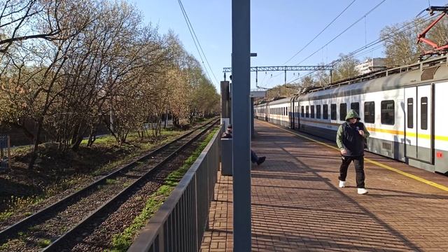 Станция D1 Дегунино городское наземное метро Москвы|Прибывает электропоезд ЭП2д|Московский транспорт смотреть онлайн