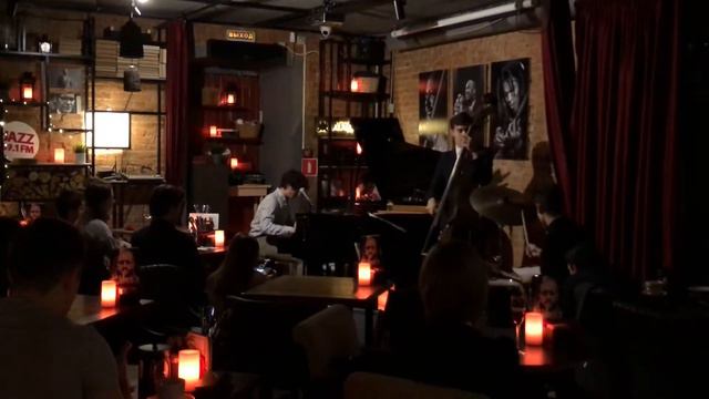 «Брюсов переулок» – Daniel Adiyants Trio – 14.12.19 – Jazz Club ESSE (Moscow 🇷🇺 Russia).