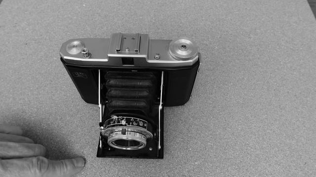 Using the Zeiss Ikon Nettar IIb ( aka "the Signal Nettar" ) with Kentmere 400 and Iford HP5 смотреть онлайн