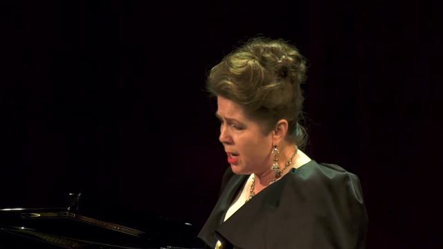 Вера Добролюбова. Не искушай меня без нужды. М. Глинка смотреть онлайн