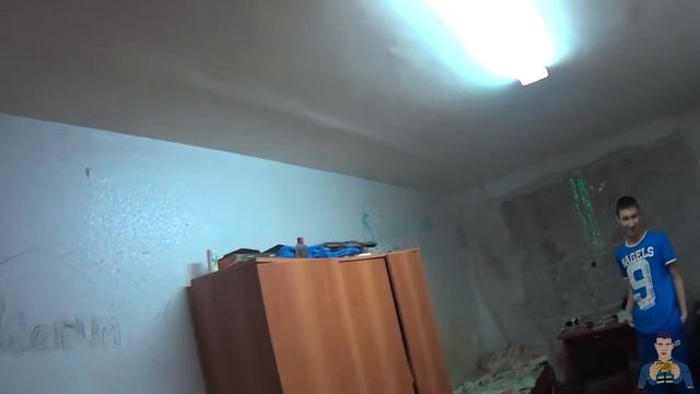 Сосед ест тухлый суп | Ночую у соседа