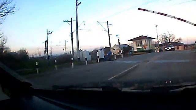 Проезд железнодорожного переезда смотреть онлайн