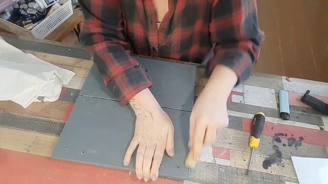 часть 2 /эффект потертой краски / как состарить дерево просто / Часть 2 / красим раму для з еркала смотреть онлайн