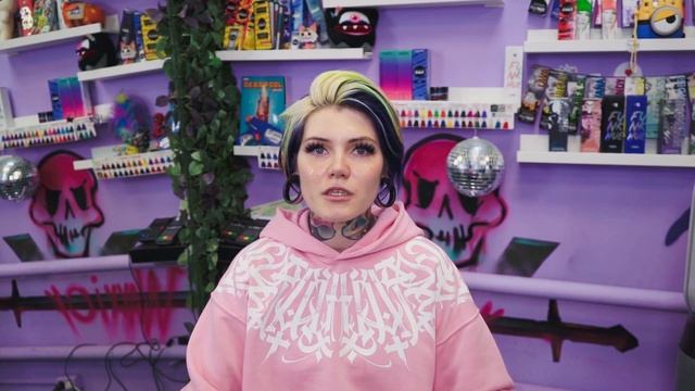 Все о красителе La Riche Directions смотреть онлайн