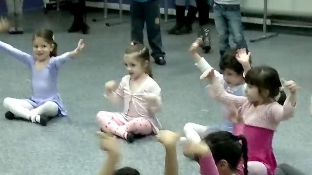 Миша. Открытый урок танцев. 23,02,2011 смотреть онлайн