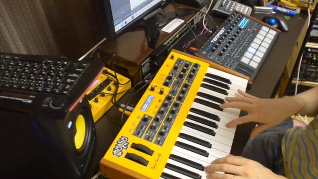 DSI Tempest Synth Patches by Steven Morris смотреть онлайн