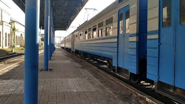 Электричка ЭР1 - 231 Мелитополь - Запорожье 2 прибывает на станцию Запорожье 1 смотреть онлайн