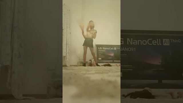 Танец луна не знает пути но летит? смотреть онлайн