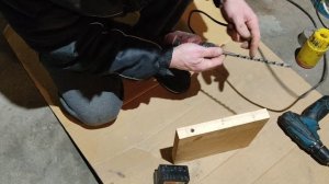 как просверлить отверстие под прямым углом