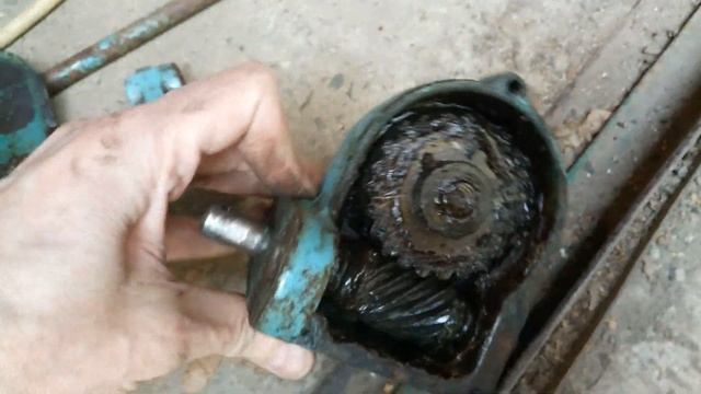 Ремонт медогонки.. Редуктор Медогонки. Обзор. Шестерни , червяк. смотреть онлайн