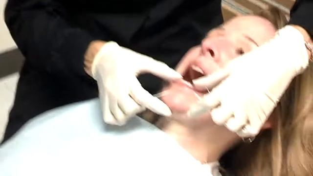 The Truth About Flossing - Aesthetic Dentistry of Lorton смотреть онлайн