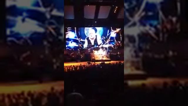 Mick Fleetwood drum solo O2 Dublin 21st september смотреть онлайн