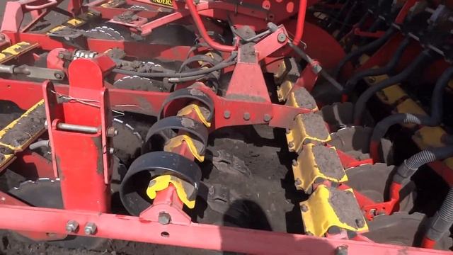 Сеялка Vaderstad Rapid 400C. смотреть онлайн