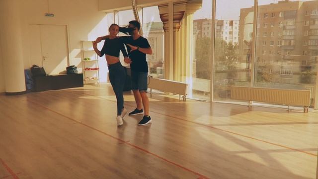 Уроки танцев Хастл в Курске, школа Dance Life. Парные социальные танцы для взрослых с нуля! смотреть онлайн