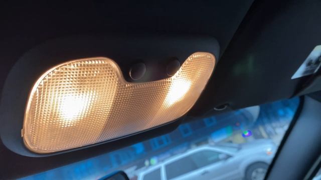 CHRYSLER 200 – How to turn on/off interior ceiling dome lights смотреть онлайн