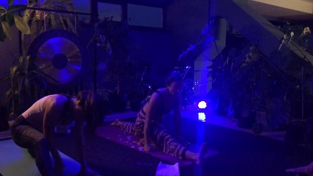 Практика 11. (Укрепление кора, прогибы, продольный шпагат) смотреть онлайн