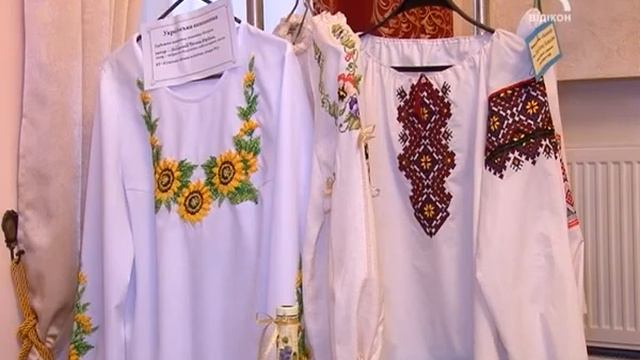 Hа виставці образотворчого і декоративно ужиткового мистецтва смотреть онлайн