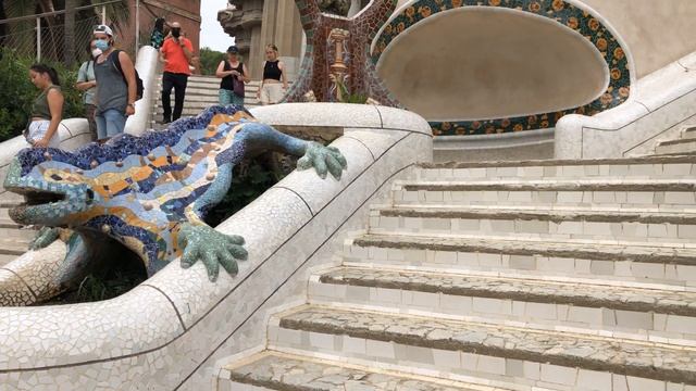 Park Güell by Antoni Gaudí in Barcelona [Architecture Lecture ?] смотреть онлайн