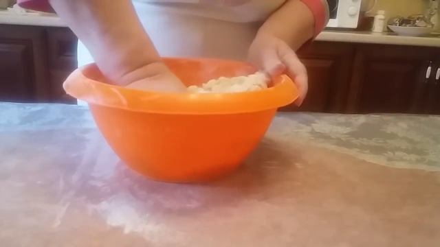ГОТОВИМ С ЛЮБОВЬЮ! БАТОНЫИ КРУГЛЫЙ ХЛЕБ ДОМАШНИЙ. смотреть онлайн