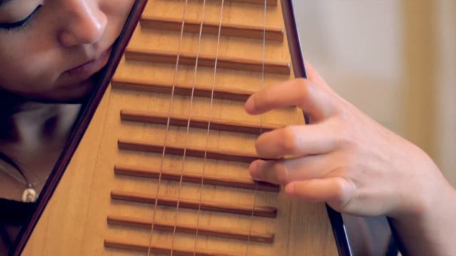 Jie Ma improvisation on the Pipa (Chinese 4 string instrument) смотреть онлайн