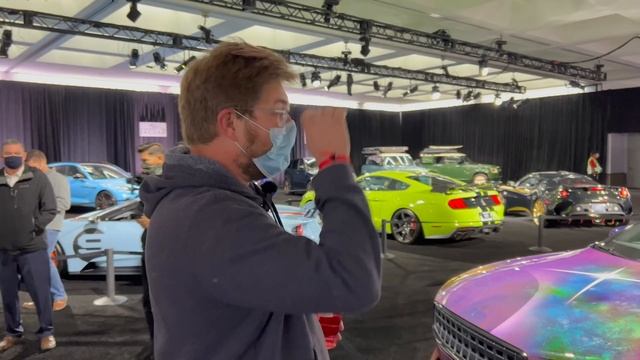 I Take You On A Full Tour Of The 2021 Los Angeles Auto Show смотреть онлайн