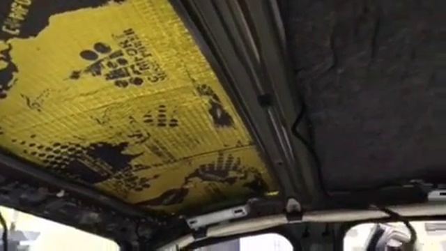 Для обесшумливания крыши используем 2 слоя различного материала: вибропласт и акустический войлок смотреть онлайн