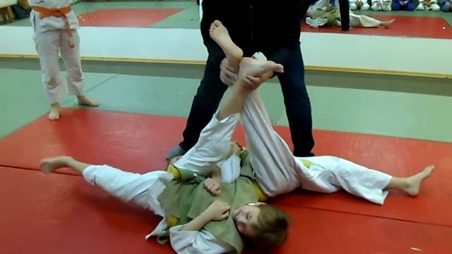 "Ён кок" - "Сильные ноги", - борьба на ногах смотреть онлайн