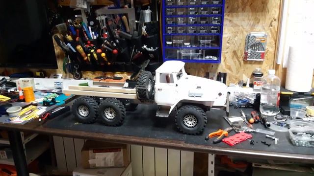 Урал 4320 МТП, Кунг ЗиЛ 131, Defender D90  и  Trx6. Что происходит в мастерской?