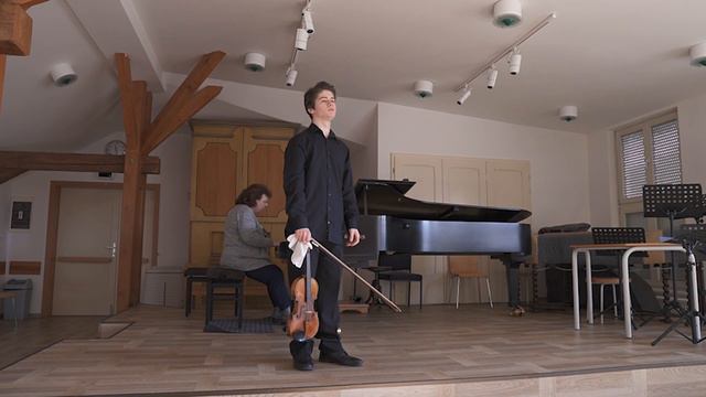 David Hernych - Ludwig van Beethoven, Romance No.2 F-major смотреть онлайн