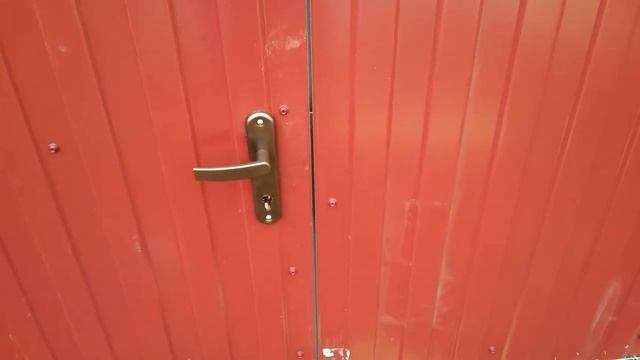 Забор из профнастила и оцинкованной сетки часть 2 смотреть онлайн